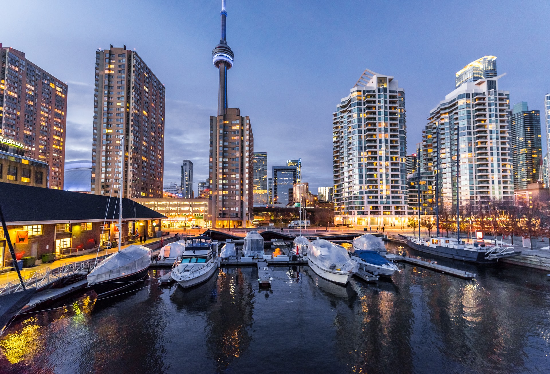 Canadian citizenship by buying property: which are the best cities to start a new life?