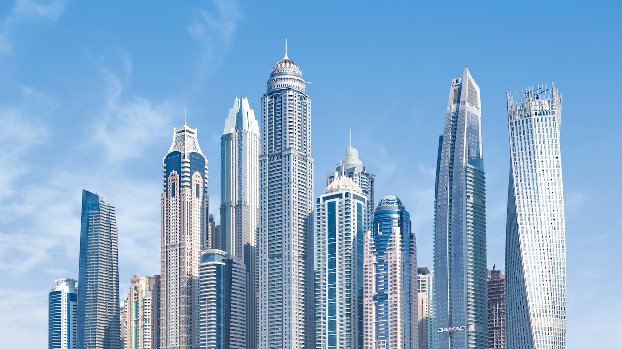 Los Emiratos Árabes Unidos imponen nuevas sanciones si se excede la duración de la residencia o visado
